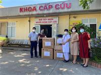  Trường THCS Quang Trung thăm hỏi, tặng quà động viên lực lượng chống dịch phường Quang Trung và phường Trung Liệt