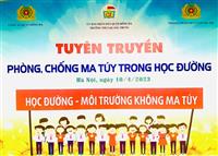 Tuyên truyền tác hại ma tuý học đường và cách phòng tránh cho học sinh Trường THCS Quang Trung.
