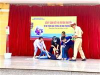 Chuyên đề giáo dục “An toàn giao thông” và lễ kí cam kết An toàn giao thông của trường THCS Quang Trung Chuyên đề giáo dục “An toàn giao thông” và lễ kí cam kết An toàn giao thông của trường THCS Quang Trung